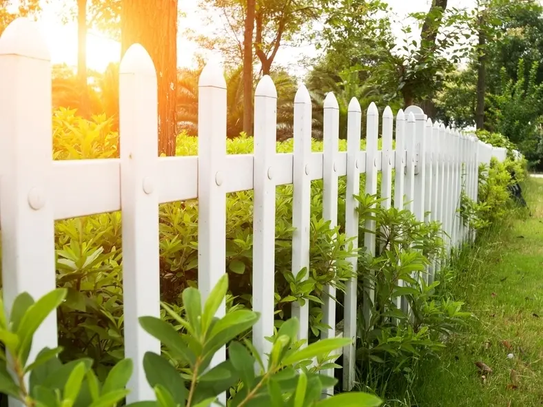 The Ultimate Guide to a Residential Fence for Homeowners